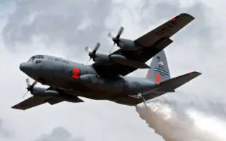 Tebboune annonce l&rsquo;acquisition de quatre C-130 : ce que l&rsquo;on sait sur le bombardier d&rsquo;eau américain