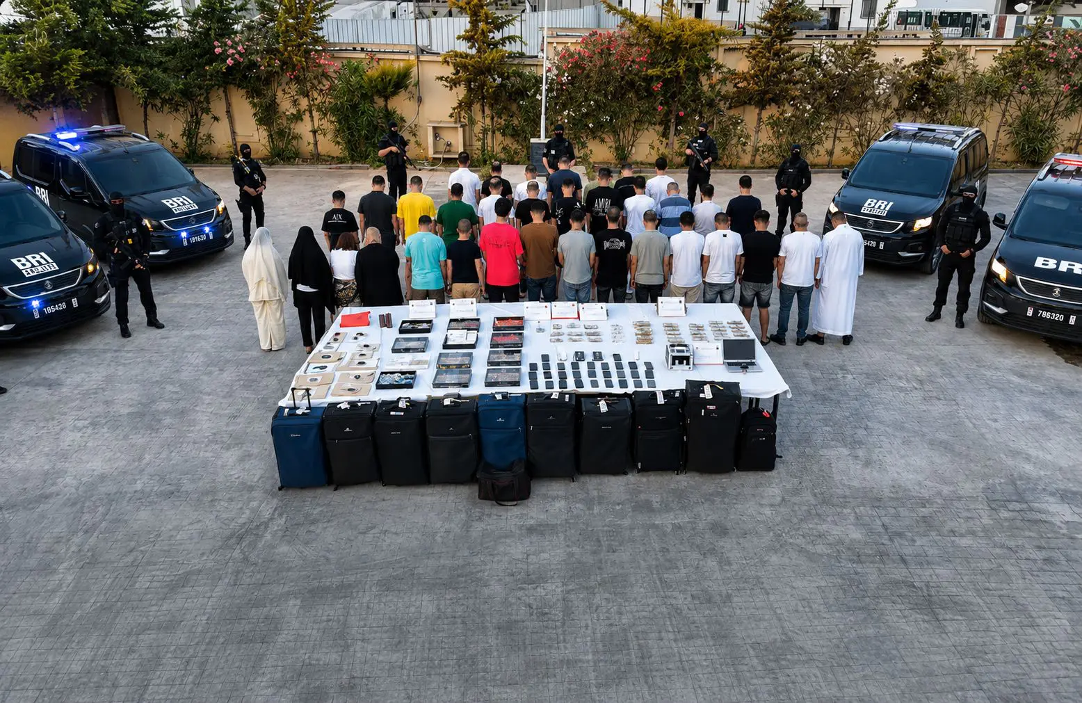 Une saisie d&rsquo;une valeur de 38 milliards : coup de filet majeur contre un réseau criminel à Alger