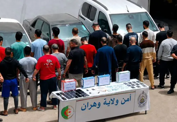 18 Marocains arrêtés à Oran dans un réseau de migration clandestine