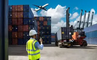 Des produits algériens bloqués à l’export : d’où vient le problème et quelle est la réponse de l’État ?