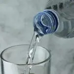 Jusqu&rsquo;à 30 DA de hausse en pleine canicule : les bouteilles d&rsquo;eau plus chères, que se passe-t-il ?