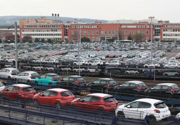Ils volaient des Peugeot à la source à Poissy : un trafic de voitures vers l’Algérie démantelé