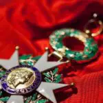 Une actrice franco-algérienne refuse la Légion d&rsquo;honneur : on vous explique pourquoi