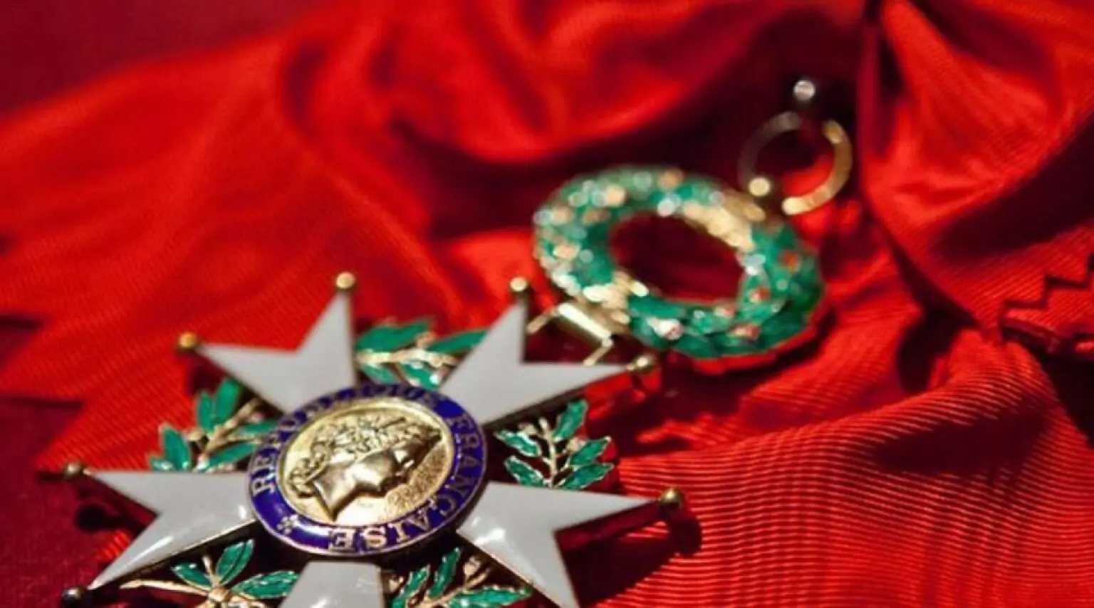 Une actrice franco-algérienne refuse la Légion d’honneur : on vous explique pourquoi