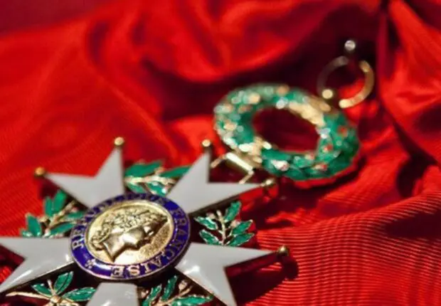 Une actrice franco-algérienne refuse la Légion d&rsquo;honneur : on vous explique pourquoi