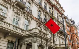 Drapeau marocain brûlé à Aubervilliers : des Algériens accusés, l&rsquo;ambassade du Maroc porte plainte
