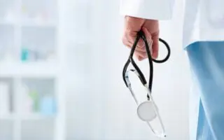 Horaires de garde et repos compensatoire : le ministère de la Santé hausse le ton