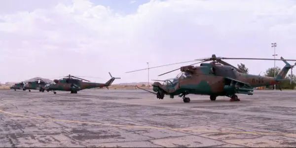 Ce pays reçoit 4 hélicoptères et un important soutien militaire de l&rsquo;Algérie
