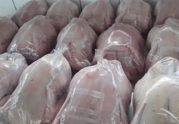 À 320 DA/kg : La SARPA injecte du poulet « local » congelé sur le marché national