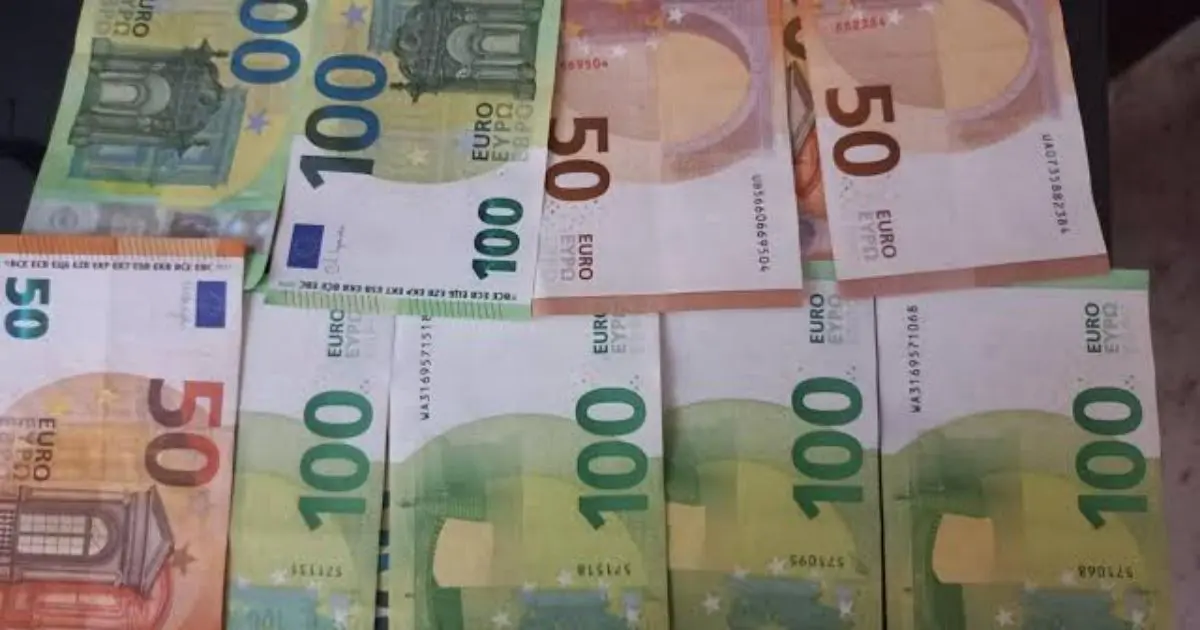 L’euro repart à la hausse : À combien s’échange le billet de 100 € ce 16 août ?