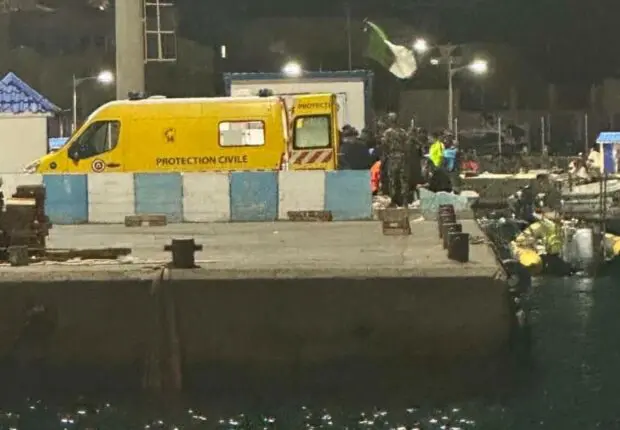 Tragédie à Béjaïa : Un violent coup de vent renverse un bateau de plaisance et fait 2 morts et 6 blessés