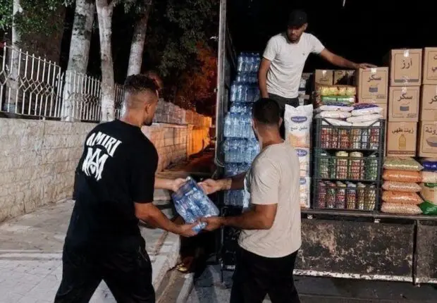 Après l’enfer des incendies, un immense élan de solidarité déferle sur les régions sinistrées en Algérie