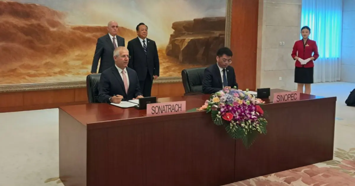 Hydrocarbures : Sonatrach scelle un partenariat d’envergure avec le géant chinois Sinopec