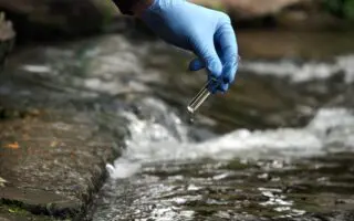 Eau impropre à la consommation : après tests sanitaires, plusieurs communes alertent dans cette wilaya