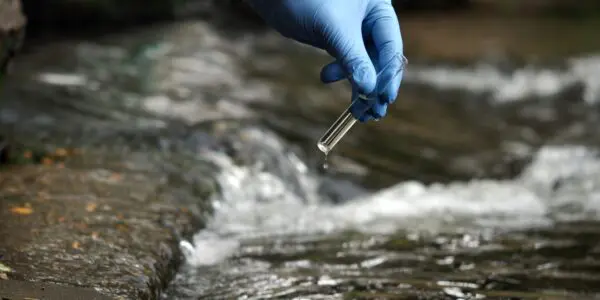 Eau impropre à la consommation : après tests sanitaires, plusieurs communes alertent dans cette wilaya