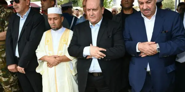Incendies à Jijel : chargé par le président, le Premier ministre assiste aux obsèques des victimes
