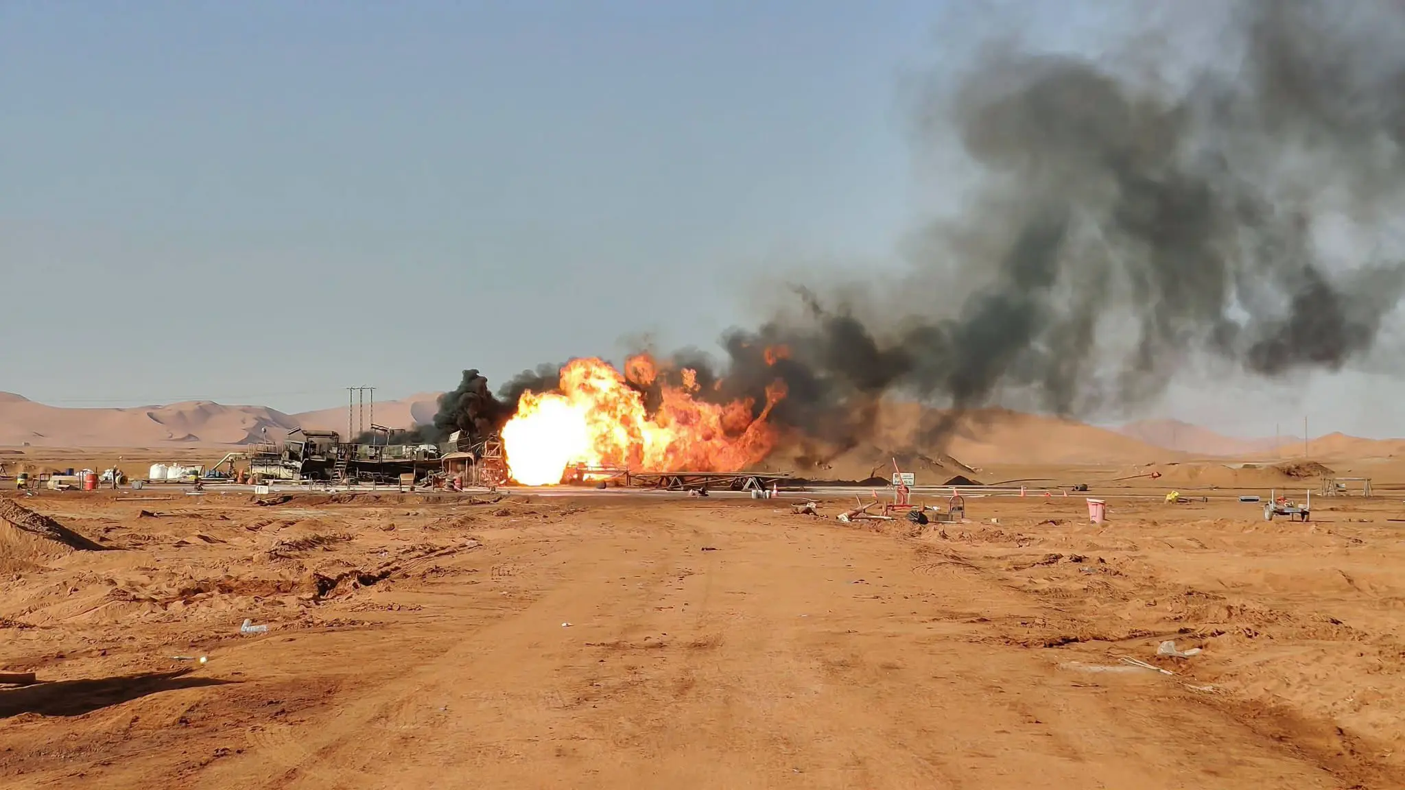 Un puits de gaz prend feu sur un site de Sonatrach : retour sur des heures d’extrême tension (images)