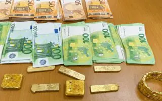 Lingots d’or, devises et complices à l’aéroport d’Alger : les révélations d’une vaste affaire de trafic