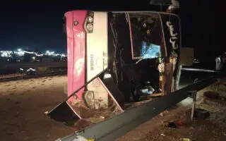 Le bilan monte à 6 morts et 31 blessés : ce que l’on sait de l&rsquo;accident de bus à Naâma
