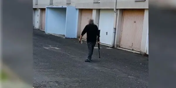 « Sales Arabes » : en France, un sexagénaire condamné après avoir menacé des enfants avec une carabine