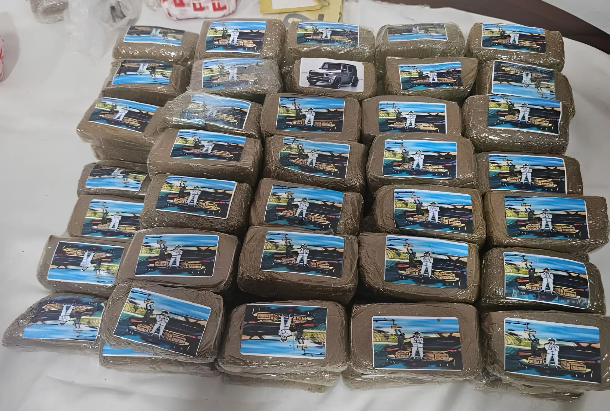 61 kg de kif traité planqués dans des voitures, 7 trafiquants tombent à Chlef (Vidéos)