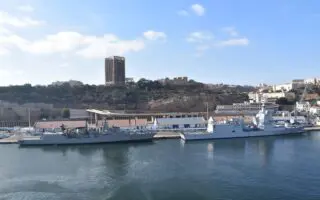 Deux navires de l&rsquo;OTAN accostent au port d&rsquo;Oran pour une escale de trois jours