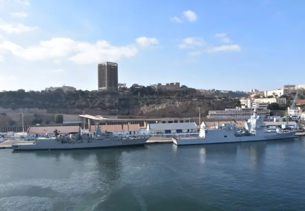Deux navires de l&rsquo;OTAN accostent au port d&rsquo;Oran pour une escale de trois jours