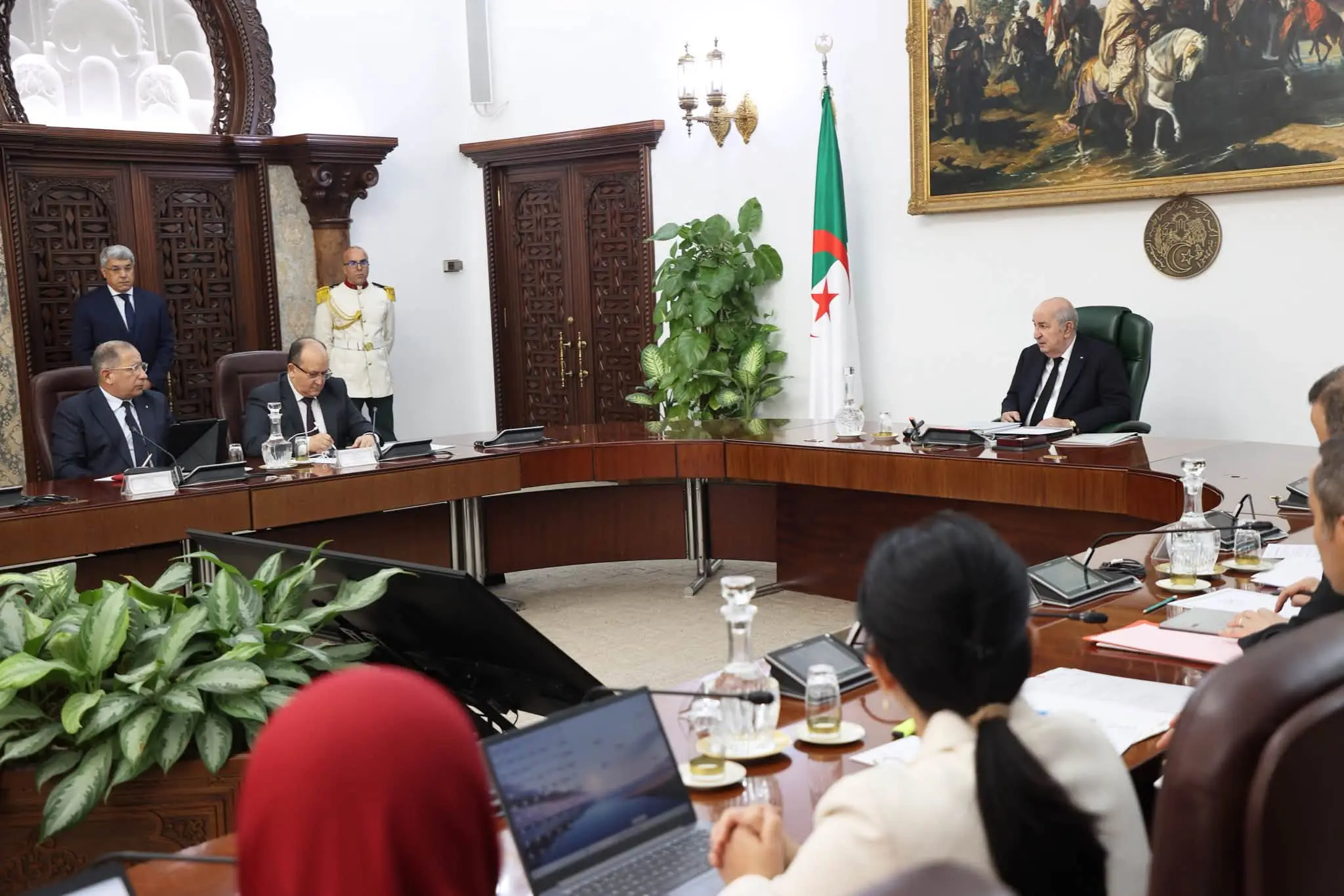 Guichet unique, foncier industriel, ports… Tebboune ordonne plusieurs mesures