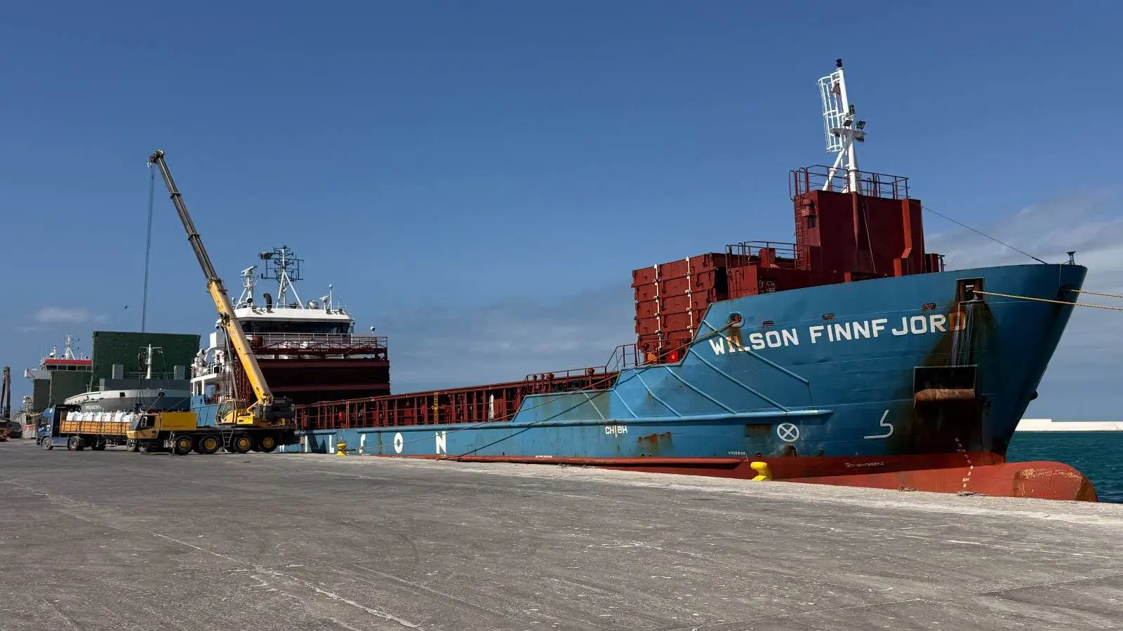 Le port de Ténès exporte 15.000 tonnes de ciment et clinker vers l’Europe