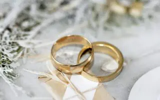 Refusé par Robert Ménard, le couple se marie en Algérie : leur union finalement reconnue en France