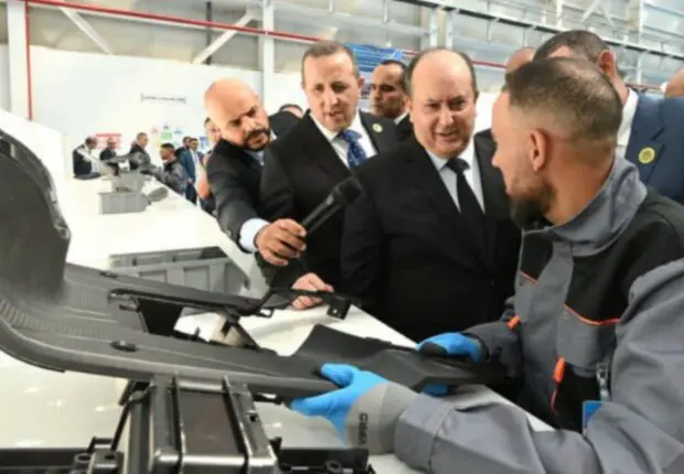 Fin de l’importation des pièces plastiques pour véhicules : Sifi Ghrieb fixe une date butoir