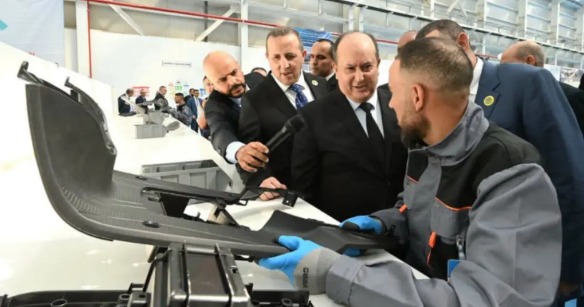 Fin de l’importation des pièces plastiques pour véhicules : Sifi Ghrieb fixe une date butoir