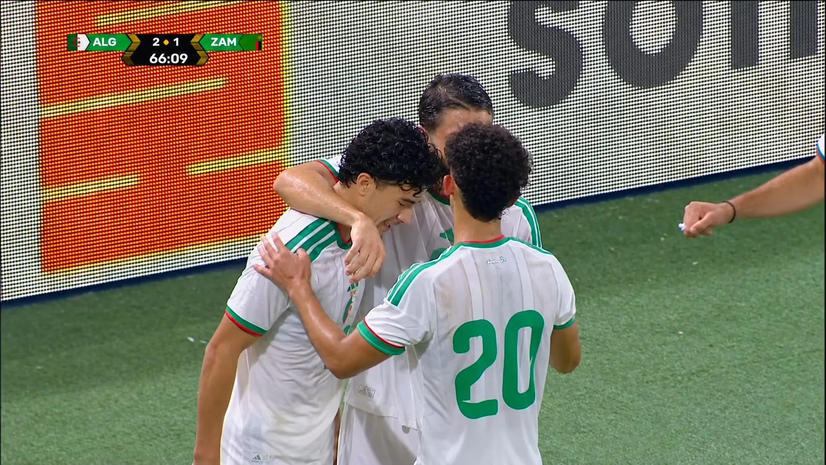 Hemdani gagne ses débuts : Algérie 3-1 Zambie