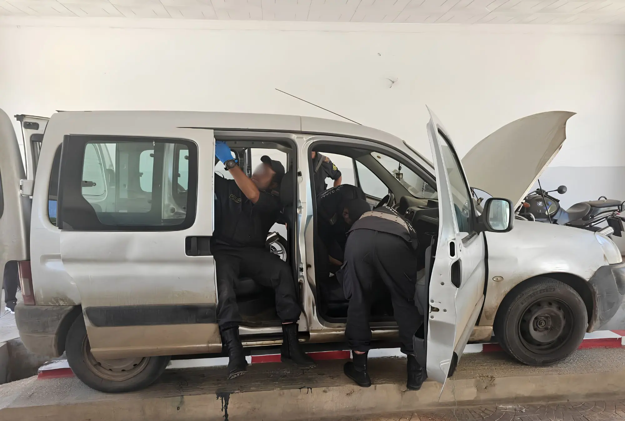 Portières truffées de près d’un quintal de kif: une opération commando fait tomber 8 trafiquants à Chlef