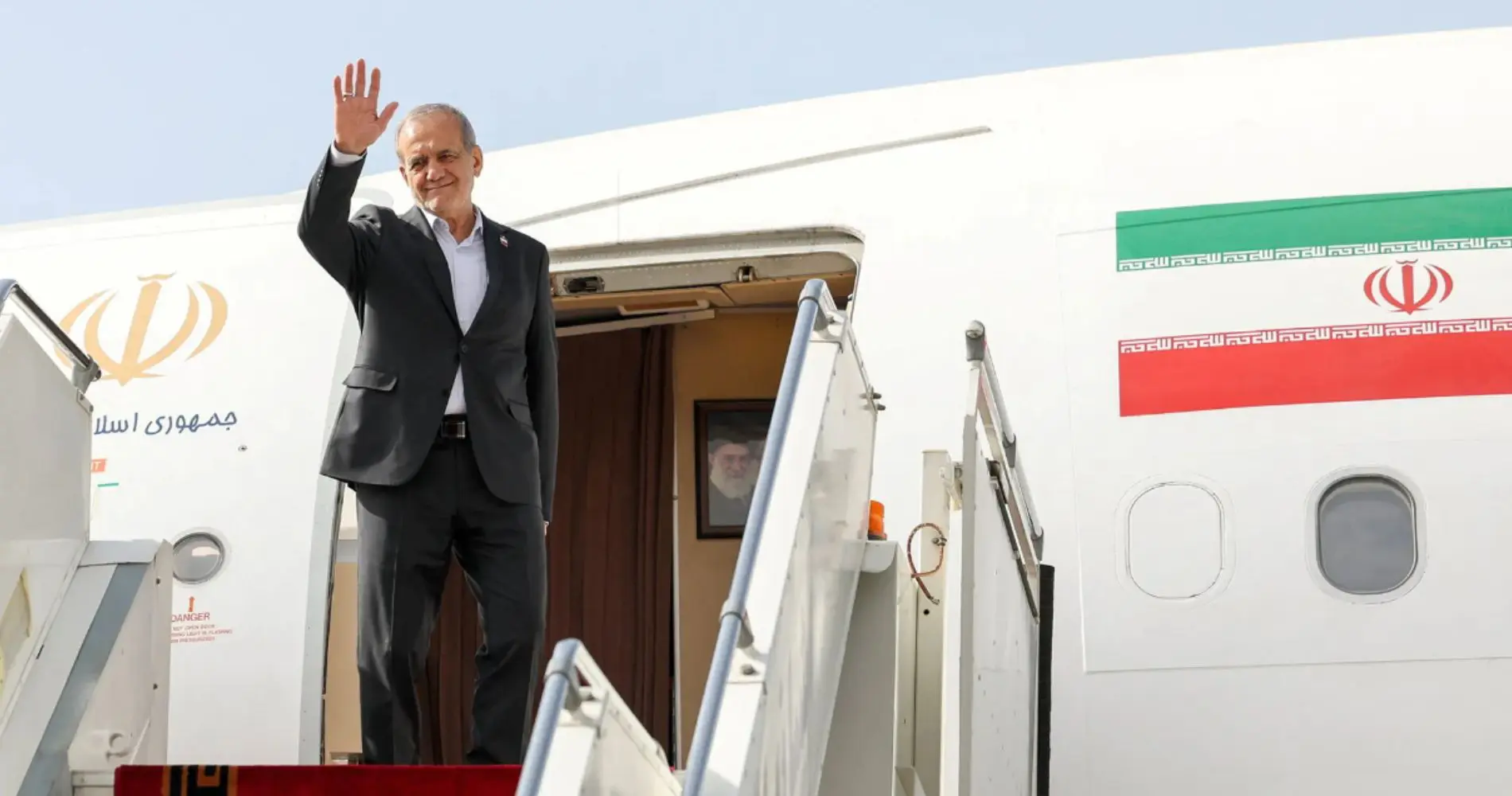 L’avion du président iranien Massoud Pezeshkian atterrit à Alger pour une escale technique
