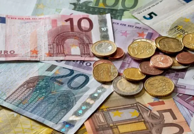 Marché noir des devises : l’euro atteint un nouveau taux ce samedi 26 septembre, voici sa valeur
