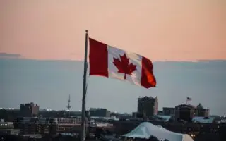 Étudiants étrangers au Canada : les arrivées chutent de 82 %, ce qui change pour les Algériens