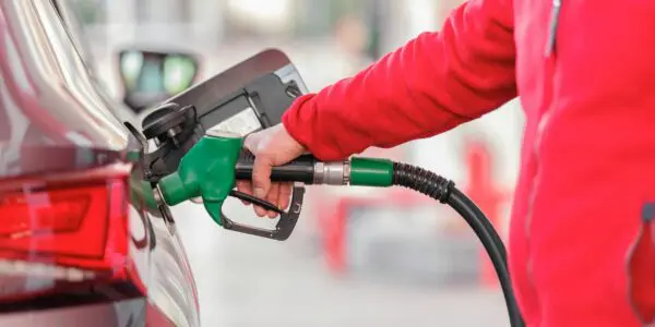 Aide carburant de 100 € : les Algériens de France peuvent y avoir droit, voici les conditions