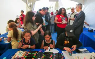 FIBDA 2026 : deux artistes emblématiques des comics et une star de Marvel s’invitent à Alger