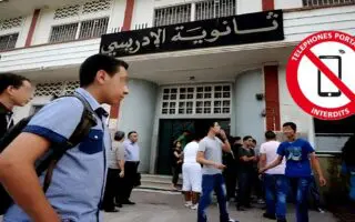 Lives TikTok depuis les salles de classes : le ministère de l&rsquo;Éducation prend une décision radicale