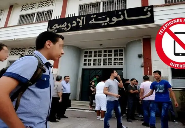 Lives TikTok depuis les salles de classes : le ministère de l&rsquo;Éducation prend une décision radicale
