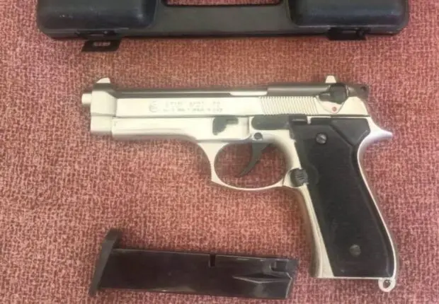 Annaba : un pistolet à alarme retrouvé en possession d’une jeune femme de 21 ans, de quoi s’agit-il ?