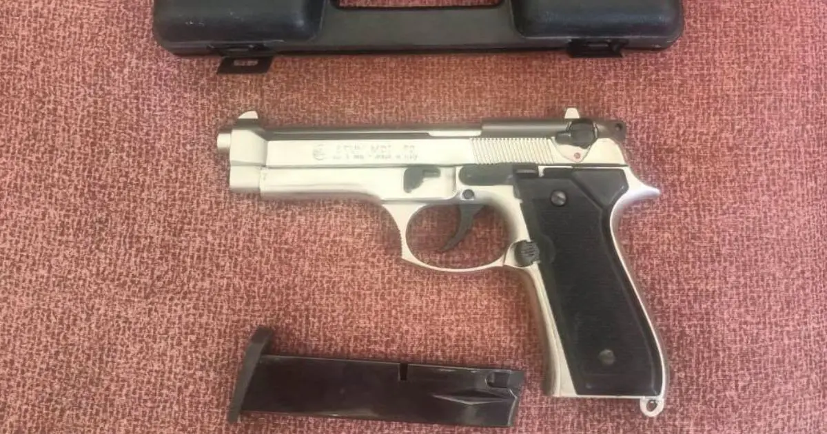 Annaba : un pistolet à alarme retrouvé en possession d’une jeune femme de 21 ans, de quoi s’agit-il ?
