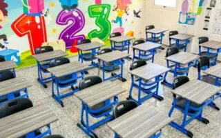 Langue arabe obligatoire, programmes étrangers interdits : les écoles privées dans le viseur de l’État