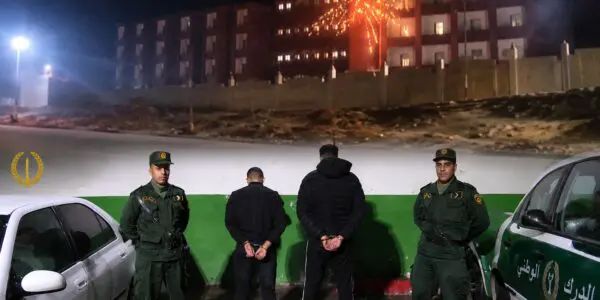Feux d&rsquo;artifice tirés vers une cité universitaire des filles : deux suspects interpellés