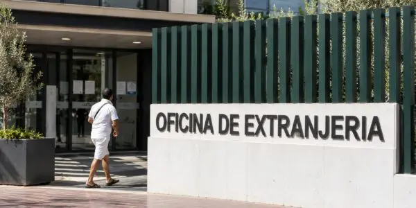 Espagne : comment 7 428 Algériens ont obtenu un titre de séjour par l’arraigo