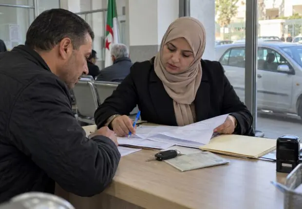 Vendre sa voiture en Algérie : mutation de la carte grise, contrôle technique et amende de 4 000 DA