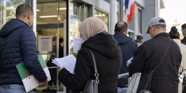 Algériens en France : les certificats de résidence sont-ils en baisse ?