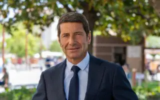 « Je m&rsquo;en fous » : le dérapage de David Lisnard sur le massacre des Algériens du 17 octobre 1961