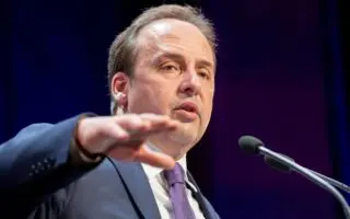 France : comment une fausse affaire d’employée algérienne a conduit un maire devant la justice